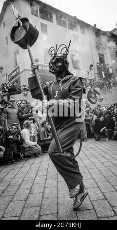 Danse des Maces et Àngels (Anges) au festival Patum de Berga, patrimoine culturel immatériel mondial de l'UNESCO (Barcelone, Catalogne, Espagne) Banque D'Images