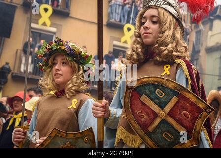 Danse des Maces et Àngels (Anges) au festival Patum de Berga, patrimoine culturel immatériel mondial de l'UNESCO (Barcelone, Catalogne, Espagne) Banque D'Images