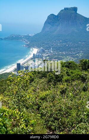 Vue depuis la colline des deux Frères (Morro Doi Irmão) à Rio de Janeiro Banque D'Images