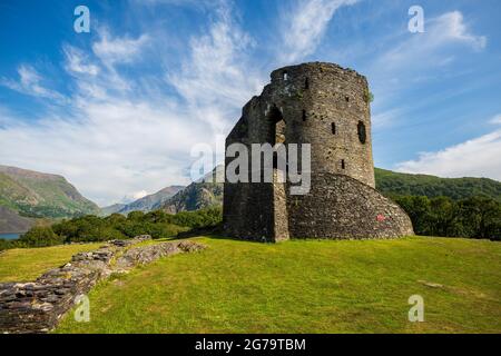 Le Keep du château de Dolbadu qui garde le col de Llanberis, Gwynedd, au nord du pays de Galles Banque D'Images