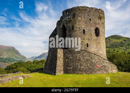 Le Keep du château de Dolbadu qui garde le col de Llanberis, Gwynedd, au nord du pays de Galles Banque D'Images