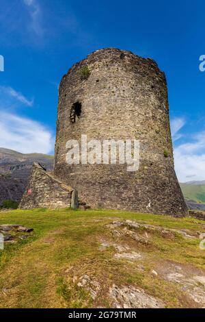 Le Keep du château de Dolbadu qui garde le col de Llanberis, Gwynedd, au nord du pays de Galles Banque D'Images