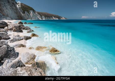 Plage isolée et cachée de Fteri dans l'île de Keflaonia, Grèce, Europe Banque D'Images