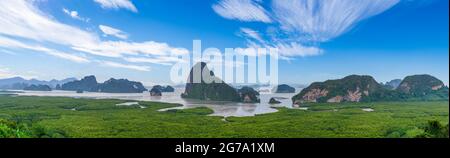 Samet Nangshe point de vue paysage de montagne Phang Nga Bay Phuket Thaïlande Banque D'Images