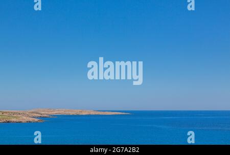 Côte rocheuse, son Parc, Minorque, Iles Baléares, Méditerranée, Espagne Europe Banque D'Images