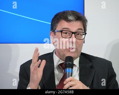 Milan, Italie. 12 juillet 2021. Milan, Italie LE projet MIND Sinergie Per Innovare en Lombardie sera suivi par le ministre Giancarlo Giorgetti (développement économique), le président de la région Lombardie, Attilio Fontana, le conseiller régional Stefano Bolognini (Metropolitan City Development, Youth and communication) et le président d'Arexpo, Young Azzone. Dans la photo: Giancarlo Giorgetti Ministre du développement économique crédit: Agence de photo indépendante/Alamy Live News Banque D'Images