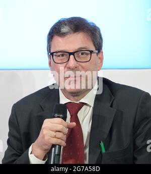 Milan, Italie. 12 juillet 2021. Milan, Italie LE projet MIND Sinergie Per Innovare en Lombardie sera suivi par le ministre Giancarlo Giorgetti (développement économique), le président de la région Lombardie, Attilio Fontana, le conseiller régional Stefano Bolognini (Metropolitan City Development, Youth and communication) et le président d'Arexpo, Young Azzone. Dans la photo: Giancarlo Giorgetti Ministre du développement économique crédit: Agence de photo indépendante/Alamy Live News Banque D'Images