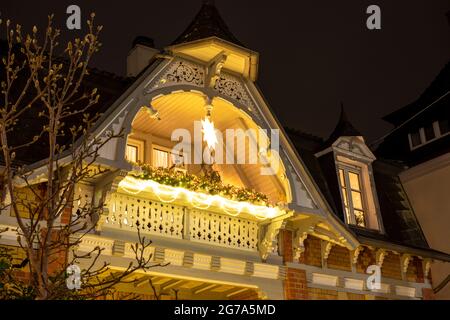 Allemagne, Bade-Wurtemberg, Karlsruhe, maison décorée pour Noël. Banque D'Images