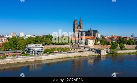 Allemagne, Saxe-Anhalt, Magdebourg, Cathédrale de Magdebourg, banques de l'Elbe Banque D'Images