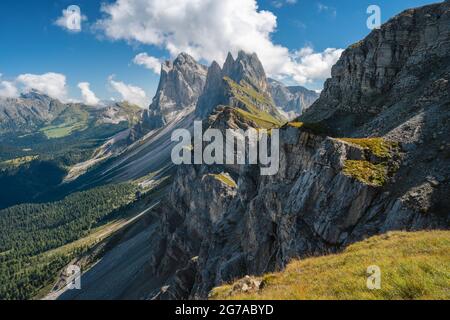 Magnifique paysage de pic de Seceda dans les Alpes Dolomites, chaîne de montagnes Odle, Tyrol du Sud, Italie, Europe. Banque D'Images