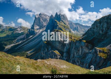 Magnifique paysage de pic de Seceda dans les Alpes Dolomites, chaîne de montagnes Odle, Tyrol du Sud, Italie, Europe. Banque D'Images