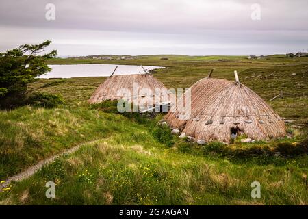 Une image HDR de Shawbost, Siabost, Norse Mill et Kiln prise en été 3. Une reconstruction du site de l'âge du fer, île de Lewis, Écosse. 23 juin 2021 Banque D'Images