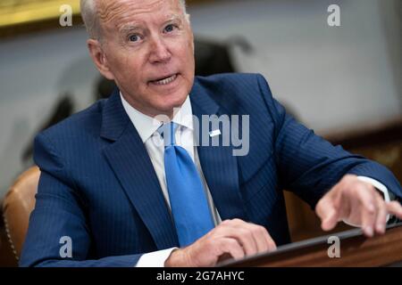 Le président Joe Biden prononce un discours sur la stratégie de l'Administration pour réduire les crimes commis par armes à feu aux États-Unis à la Maison Blanche à Washington, DC, le lundi 12 juillet 2021. Le président Biden était accompagné du procureur général Merrick Garland, du maire du district de Columbia Muriel Bowser, du chef de police de Wilmington Delaware Robert Tracy, du président de Brooklyn Eric Adams et d'autres dirigeants locaux. Photo de Sarah Silbiger/Pool/ABACAPRESS.COM Banque D'Images