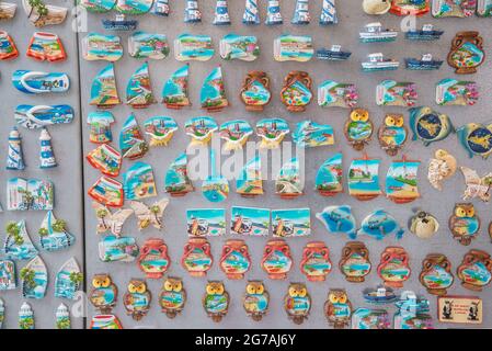 Souvenirs à vendre, ville de Lipari, Ile de Lipari, Iles Eoliennes, Sicile, Italie Banque D'Images