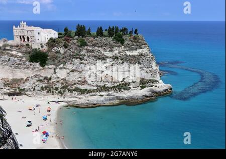 Tropea - Scorcio dell'Isola Bella dal Belvedere del Corso Banque D'Images