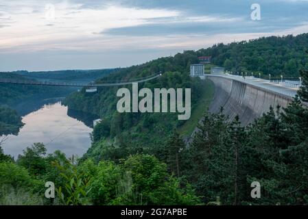 Allemagne, Saxe-Anhalt, Wendefurth, pont suspendu Titan-RT au Rappbodetalsperre dans les montagnes du Harz, 483 mètres de long, l'un des plus longs ponts suspendus au monde Banque D'Images