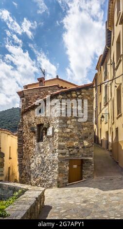 Voie du village à Palalda près d'Amélie les bains. Banque D'Images