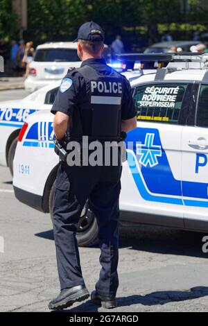 Un policier de Montréal en service. Québec, Canada Banque D'Images