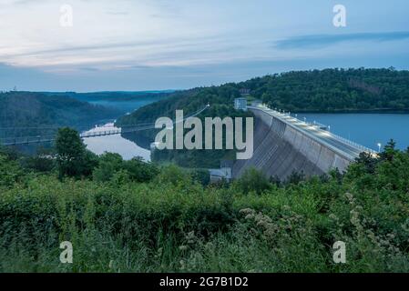 Allemagne, Saxe-Anhalt, Wendefurth, pont suspendu Titan-RT au Rappbodetalsperre dans les montagnes du Harz, 483 mètres de long, l'un des plus longs ponts suspendus au monde Banque D'Images