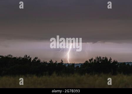 Orage avec foudre en Thuringe. Banque D'Images