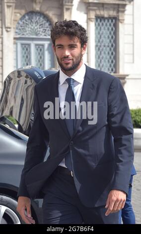 Rome, Italie. 12 juillet 2021. Le joueur de tennis italien et le finaliste de Wimbledon en 2021, Matteo Berrettini, arrivent pour assister à une cérémonie avec les joueurs de l'équipe nationale de football italien, au palais présidentiel de Quirinale à Rome le 12 juillet 2021 crédit: dpa/Alay Live News Banque D'Images