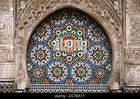 Belle fontaine artisanale au Maroc Banque D'Images