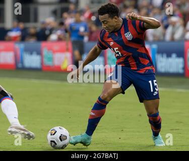 Kansas City, Kansas, États-Unis. 12 juillet 2021. Les États-Unis l'avant Jonathan Lewis #15 est sur l'infraction pendant la première moitié de la partie. Crédit: Serena S.Y. Actualités HSU/ZUMA Wire/Alay Live Banque D'Images