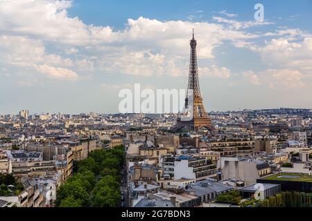 La Tour Eiffel, emblème de Paris, France Banque D'Images