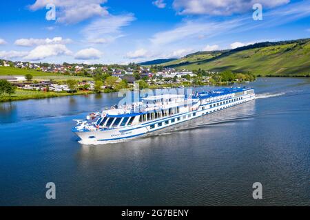 Bateau de croisière sur la Moselle à Mehring, vallée de la Moselle, Allemagne Banque D'Images