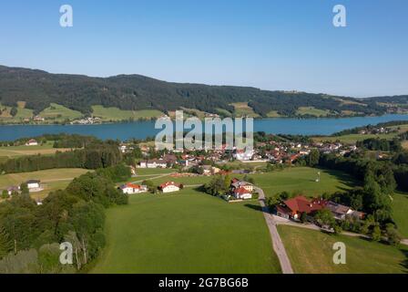 Tir de drone, Zell am Moos am Irrsee, Salzkammergut, haute-Autriche, Autriche Banque D'Images