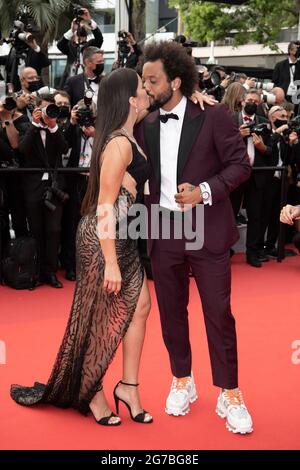 Cannes, France. 12 juillet 2021. Marcelo Vieira et son épouse Clarisse Alves assistent à la projection de la distribution française lors du 74e Festival annuel du film de Cannes le 1er juillet 2021 à Cannes, France. Photo de David Niviere/ABACAPRESS.COM crédit: Abaca Press/Alay Live News Banque D'Images