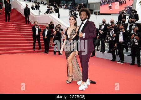 Cannes, France. 12 juillet 2021. Marcelo Vieira et son épouse Clarisse Alves assistent à la projection de la distribution française lors du 74e Festival annuel du film de Cannes le 1er juillet 2021 à Cannes, France. Photo de David Niviere/ABACAPRESS.COM crédit: Abaca Press/Alay Live News Banque D'Images