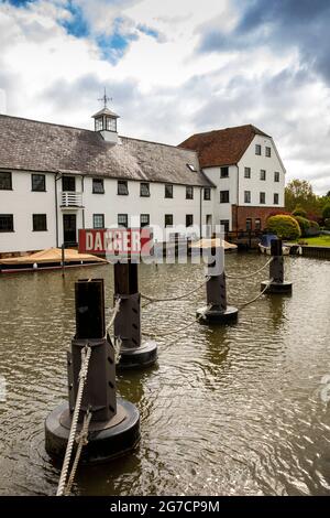 Royaume-Uni, Angleterre, Buckinghamshire, Hambleden Valley, Mill End, Moulin à eau sur la Tamise Banque D'Images