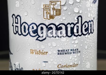 Tyumen, Russie-25 mai 2021: Bière sans alcool Hoegaarden aluminium canette. Banque D'Images