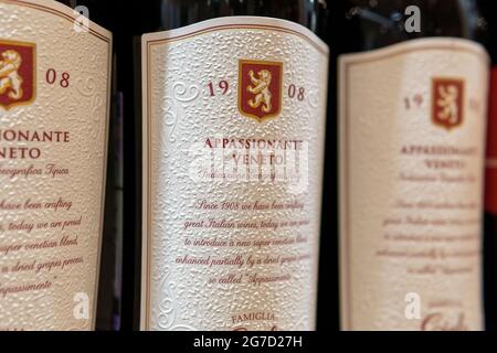 Tyumen, Russie-janvier 31, 2021: Cielo e Terra Wine, Appassionatamente Rosso, Vénétie sélective focus Banque D'Images