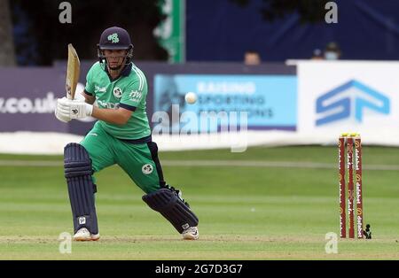 Andrew McBrine, de l'Irlande, en action lors du deuxième match international d'une journée au Village de Dublin, en Irlande. Date de la photo: Mardi 13 juillet 2021. Banque D'Images