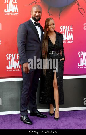 Los Angeles, États-Unis. 12 juillet 2021. LOS ANGELES - JUL 12: Kenric Green, Sonequa Martin-Green à l'espace Jam: Un nouvel héritage première au Microsoft Theatre le 12 juillet 2021 à Los Angeles, CA (photo par Katrina Jordan/Sipa USA) crédit: SIPA USA/Alay Live News Banque D'Images