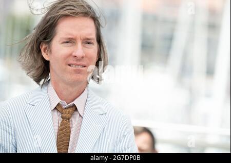 WES Anderson assiste à la photocall de la distribution française lors du 74e Festival annuel du film de Cannes le 13 juillet 2021 à Cannes, en France. Photo de David Niviere/ABACAPRESS.COM Banque D'Images
