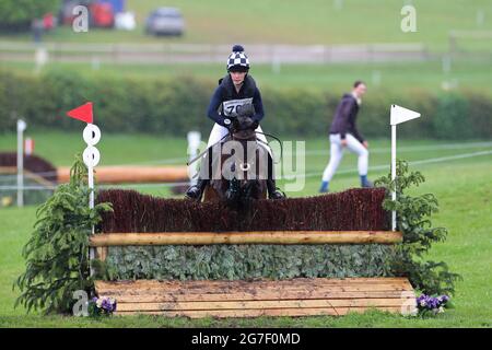 MARLBOROUGH, ROYAUME-UNI. 11 JUILLET. Erin Jennings équitation nuit Fury lors de l'événement PT Section M Cross Country au Barbury Castle International Horse Trials, Marlborough, Wiltshire, Royaume-Uni, le dimanche 11 juillet 2021. (Credit: Jon Bromley | MI News) Credit: MI News & Sport /Alay Live News Banque D'Images