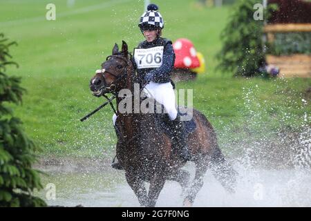 MARLBOROUGH, ROYAUME-UNI. 11 JUILLET. Erin Jennings équitation nuit Fury lors de l'événement PT Section M Cross Country au Barbury Castle International Horse Trials, Marlborough, Wiltshire, Royaume-Uni, le dimanche 11 juillet 2021. (Credit: Jon Bromley | MI News) Credit: MI News & Sport /Alay Live News Banque D'Images