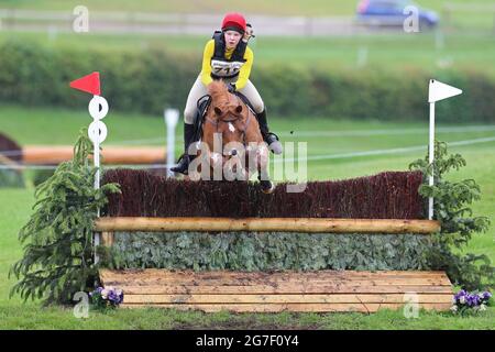 MARLBOROUGH, ROYAUME-UNI. 11 JUILLET. ADA Marson à cheval Tullibards Clover lors de l'événement PT Section M Cross Country au Barbury Castle International Horse Trials, Marlborough, Wiltshire, Royaume-Uni, le dimanche 11 juillet 2021. (Credit: Jon Bromley | MI News) Credit: MI News & Sport /Alay Live News Banque D'Images