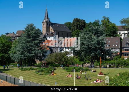 La vieille ville historique d'Essen-Kettwig, sur la Ruhr, église protestante du marché, NRW, Allemagne, Banque D'Images