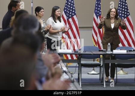 Le vice-président américain Kamala Harris parle lors d'une rencontre avec des législateurs du Texas à Washington, D.C., aux États-Unis, le mardi 13 juillet. 2021. Les démocrates de la Chambre du Texas, après avoir fui Austin pour empêcher le passage d'une loi qui mettrait de nouvelles restrictions de vote en place, sont descendus aujourd'hui à Capitol Hill pour convaincre le Congrès d'adopter la législation fédérale sur les droits de vote photo par Oliver Contreras/Pool/ABACAPRESS.COM Banque D'Images