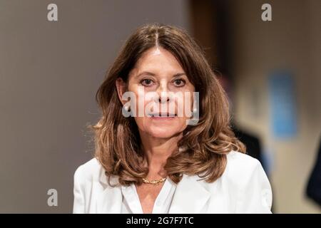 New York, New York, États-Unis. 13 juillet 2021. Le vice-président et ministre des Affaires étrangères de la Colombie, Marta Lucia Ramirez, présente un discours à la presse après la réunion du Comité permanent sur la Colombie au siège de l'ONU à New York le 13 juillet 2021. Madame la Vice-Présidente a abordé la situation en Colombie, la criminalité et la violence dans le pays. Elle a affirmé que certains stupéfiants bruts vont dans les pays occidentaux pour être purifiés sans collaborer sur les noms de ces pays. Elle a également répondu aux questions sur les mercenaires colombiens impliqués dans l'assassinat en Haïti et a déclaré que ces personnes doivent être traduits en justice. (Crédit I Banque D'Images