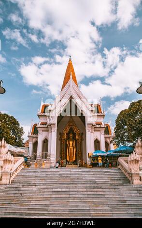 Wat Phra Pathom Chedi Ratchaworamahawihan ou Wat Phra Pathommachedi Ratcha Maha Wihan, à Nakhon Pathom, Thaïlande Banque D'Images