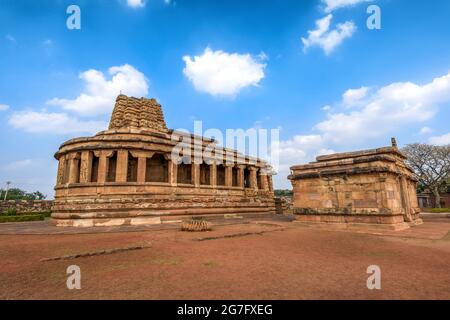 Vue sur le temple de Durga à Aihole. Une des destinations touristiques célèbres à karnataka, en Inde. Banque D'Images