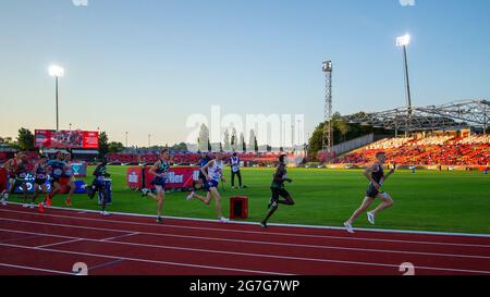 Gateshead, Angleterre, Royaume-Uni. 13 juillet 2021. Concurrents en action dans la finale masculine de 3,000 mètres, lors du Grand Prix britannique de Gateshead 2021 Müller, au Stade International de Gateshead. Crédit : Iain McGuinness/Alay Live News Banque D'Images