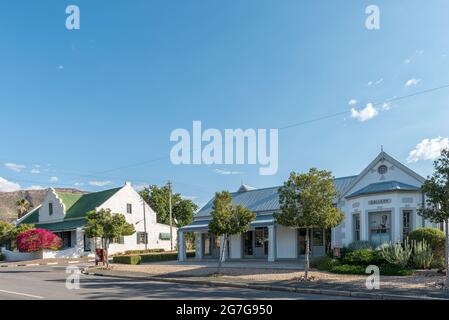 PRINCE ALBERT, AFRIQUE DU SUD - 20 AVRIL 2021 : scène de rue, avec galerie d'art, à Prince Albert, dans la province du Cap occidental Banque D'Images