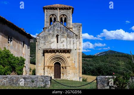 Ermitage roman San Pedro de Tejada. Puente-Arenas. Burgos, Espagne. Banque D'Images