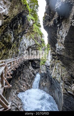 Gorge de Sigmund Thun. Vallée en cascade de Kapruner Ache sauvage près du glacier Kaprun en Autriche Banque D'Images